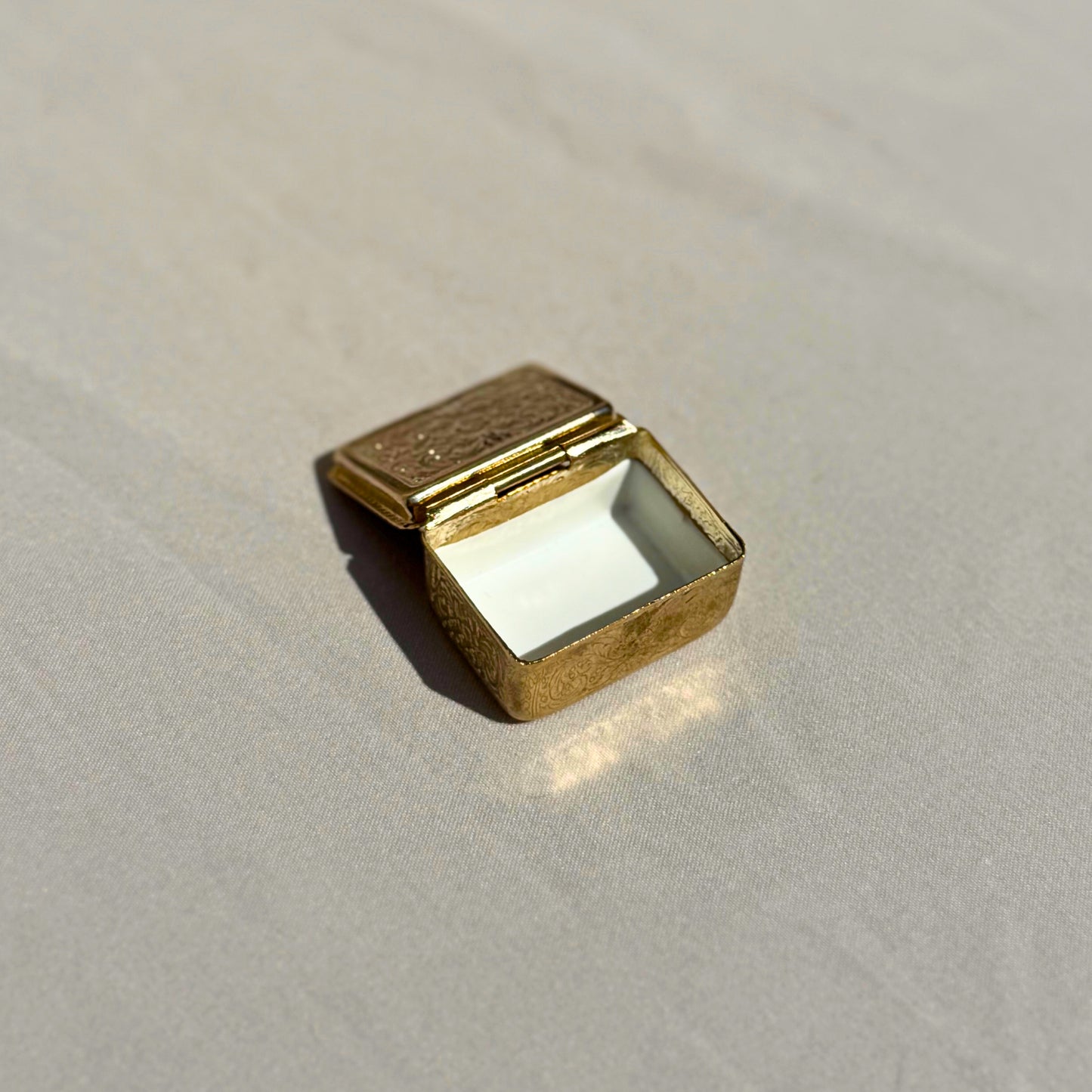 Vintage Italian Micro Mosaic Pill Box – Floral Gold Tone Trinket Box